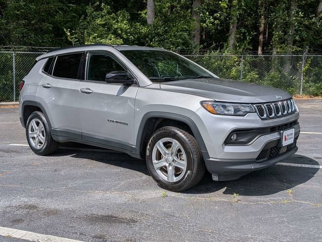 2024 Jeep Compass Latitude in Silver Zynith Metallic Clearcoat — front three-quarter view