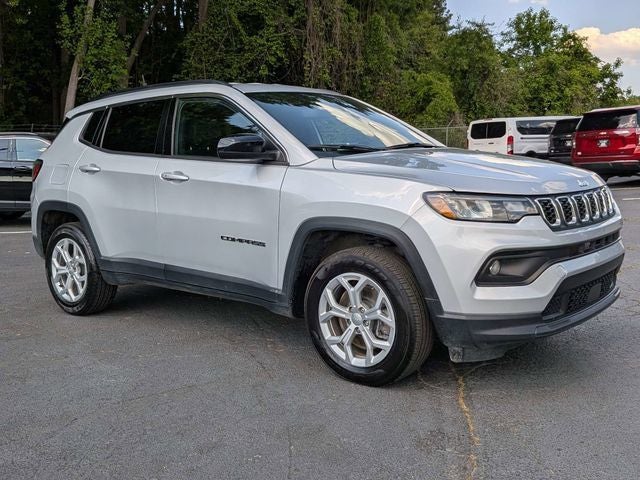 2024 Jeep Compass Latitude in Silver Zynith Metallic Clearcoat — front three-quarter view