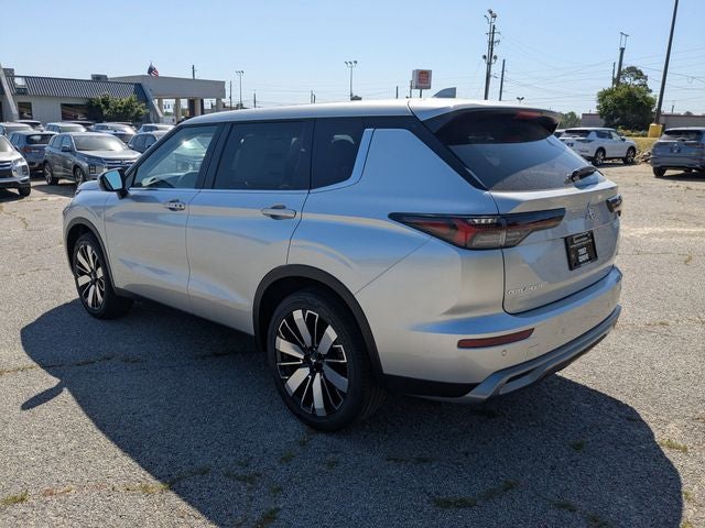2026 Mitsubishi Outlander — detail view