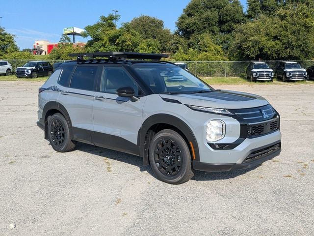 2026 Mitsubishi Outlander Trail Edition in Moonstone Gray/Black Roof — front three-quarter view